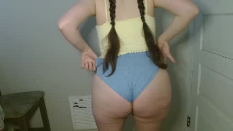 Isabella online show from February 15, 8:08 pm