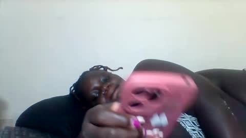 Snapshot of bigdarkass chatting on January 14, 3:15 pm VIOLET online show from January 14, 3:15 pm