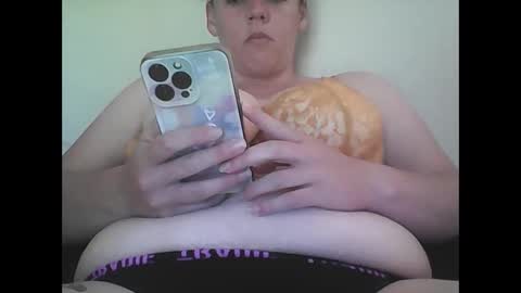 BigDoubleE online show from December 4, 8:31 pm