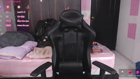 Snapshot of bigsquirt_6 chatting on October 30, 5:58 pm laura online show from October 30, 5:58 pm