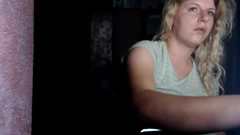 Snapshot of bigtitslala chatting on October 22, 9:09 pm bigtitslala online show from October 22, 9:09 pm