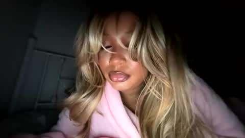 bigtittienyx online show from November 20, 8:04 am