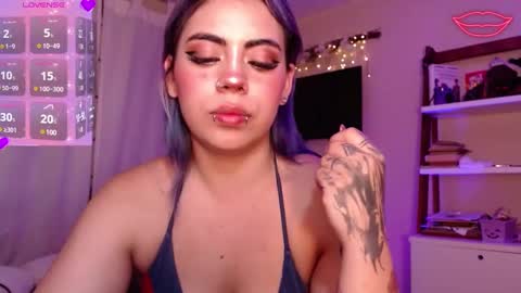 Snapshot of biigbooty_ chatting on January 25, 2:58 am biigbooty_ online show from January 25, 2:58 am