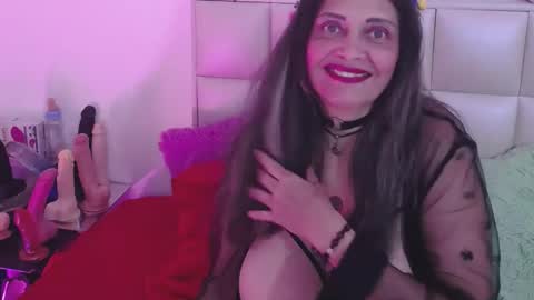 Snapshot of biky_hot chatting on December 4, 9:02 pm Biky Hot online show from December 4, 9:02 pm