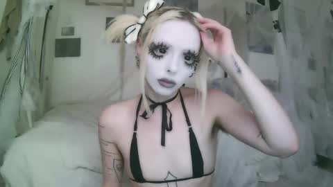 vampire fang  online show from February 27, 7:46 pm