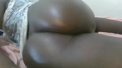 Snapshot of black_goddess200 chatting on February 15, 1:42 am black_goddess200 online show from February 15, 1:42 am