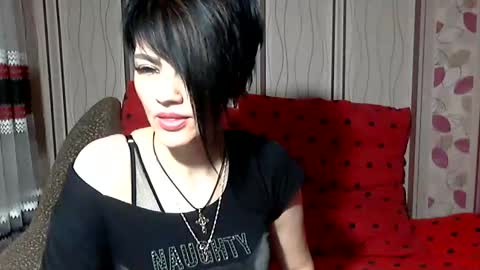black_hot_01 online show from December 6, 6:26 am