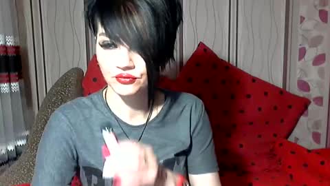 black_hot_01 online show from December 4, 7:28 am