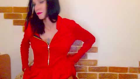 Snapshot of black_sswan chatting on October 5, 4:45 pm Kristin online show from October 5, 4:45 pm