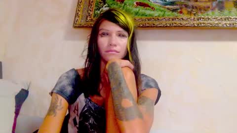 Snapshot of black_sswan chatting on September 18, 1:20 pm Kristin online show from September 18, 1:20 pm