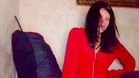 Snapshot of black_sswan chatting on October 10, 2:33 pm Kristin online show from October 10, 2:33 pm