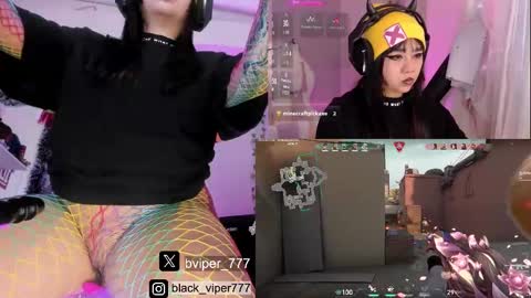 Snapshot of black_viperr chatting on February 27, 3:37 pm Mel online show from February 27, 3:37 pm