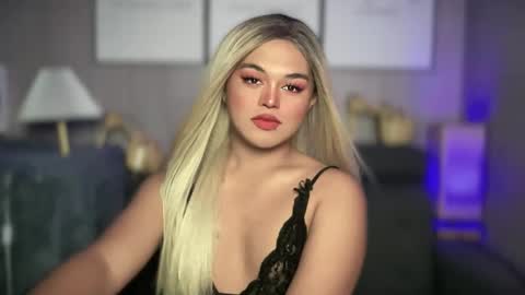 Snapshot of blackbarbiechantalxvx chatting on March 4, 1:59 pm blackbarbiechantalxvx online show from March 4, 1:59 pm