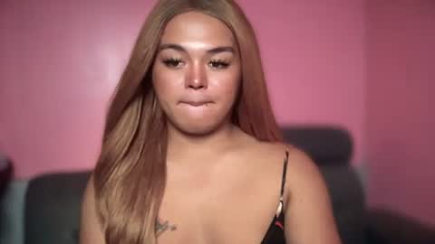 Snapshot of blackbarbiechantalxvx chatting on February 20, 1:40 pm blackbarbiechantalxvx online show from February 20, 1:40 pm