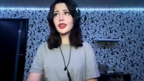 Lili online show from January 12, 2:00 pm