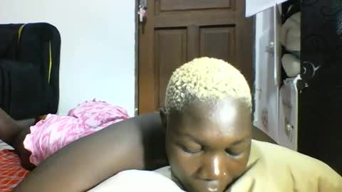 blackmarvel02 online show from December 5, 7:41 am