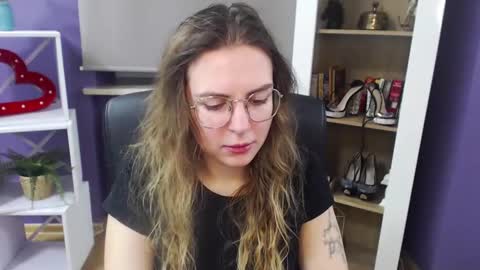 Z O E Y online show from January 9, 5:34 am