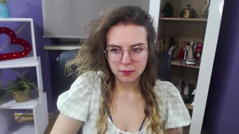 Z O E Y online show from January 8, 5:16 am