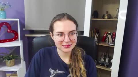 Z O E Y online show from January 3, 5:28 am