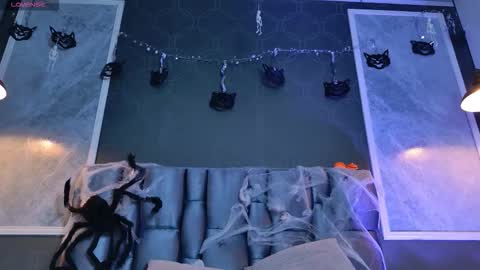 blairjones_ online show from October 21, 2:54 pm