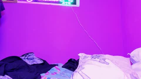 Pau online show from November 18, 4:24 am