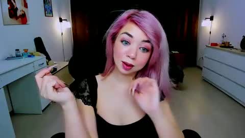Nicole online show from December 7, 4:42 am