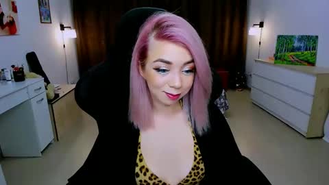 Nicole online show from December 18, 4:42 am