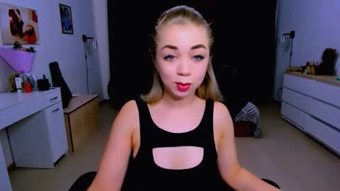 Nicole online show from October 6, 4:07 am