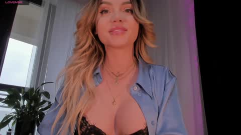 Maria online show from December 3, 9:09 am