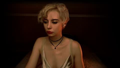 blond_ice_ann online show from May 10, 6:59 am