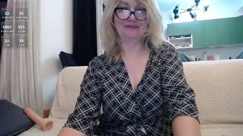 Snapshot of blond_woman chatting on January 29, 9:50 pm Karina online show from January 29, 9:50 pm