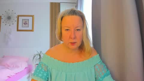 Nicole online show from January 9, 9:06 am