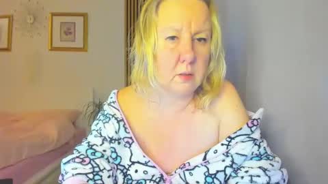 Nicole online show from January 19, 5:18 pm