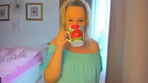 Nicole online show from January 17, 9:28 am
