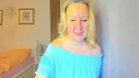 Nicole online show from December 31, 5:11 am