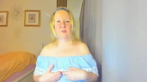 Nicole online show from December 27, 4:44 pm
