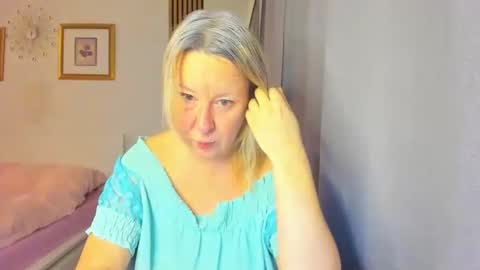 Nicole online show from January 3, 5:17 am