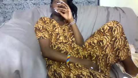 blonde_barby online show from December 19, 1:03 pm