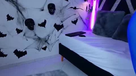 Snapshot of blonde_cat1515 chatting on October 25, 1:57 am alejandra online show from October 25, 1:57 am