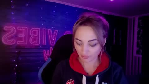 Snapshot of blonde_temptation chatting on October 15, 7:05 pm Meryem online show from October 15, 7:05 pm