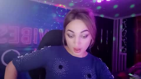 Snapshot of blonde_temptation chatting on October 12, 6:54 pm Meryem online show from October 12, 6:54 pm