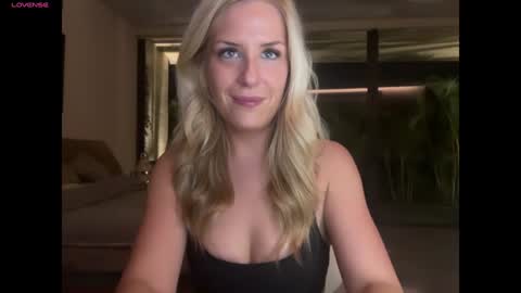 Ella Andersonn online show from December 13, 2:10 am