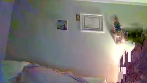 Snapshot of blondebellaaa3 chatting on December 8, 3:32 am Gia online show from December 8, 3:32 am