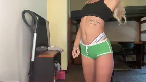 Blondebunnyx online show from September 8, 4:17 pm