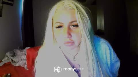 Snapshot of blondedolltia chatting on October 24, 7:59 am blondedolltia online show from October 24, 7:59 am