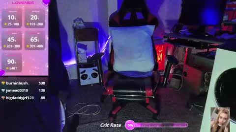 Snapshot of blondiebubblebooty chatting on October 8, 12:31 pm Bubbles online show from October 8, 12:31 pm