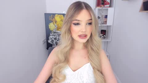 Sophia online show from December 13, 11:45 am