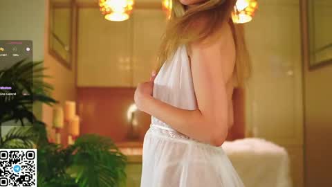 Elly online show from April 16, 4:06 pm