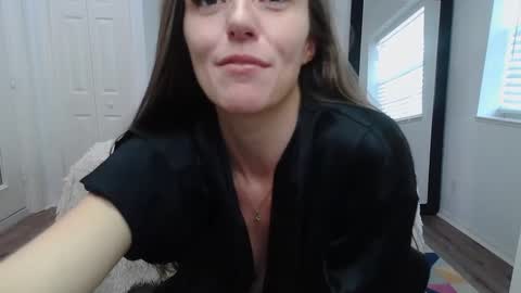 Sarah Zee online show from December 3, 6:28 pm