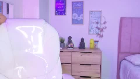 Snapshot of bluee_hazell chatting on September 25, 12:04 pm online show from September 25, 12:04 pm